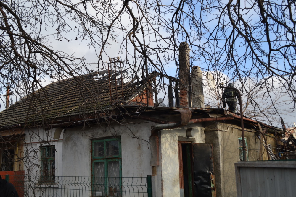 В Одессе горел жилой частный дом