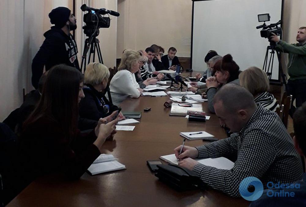 Одесским медработникам просят запретить заниматься благотворительностью