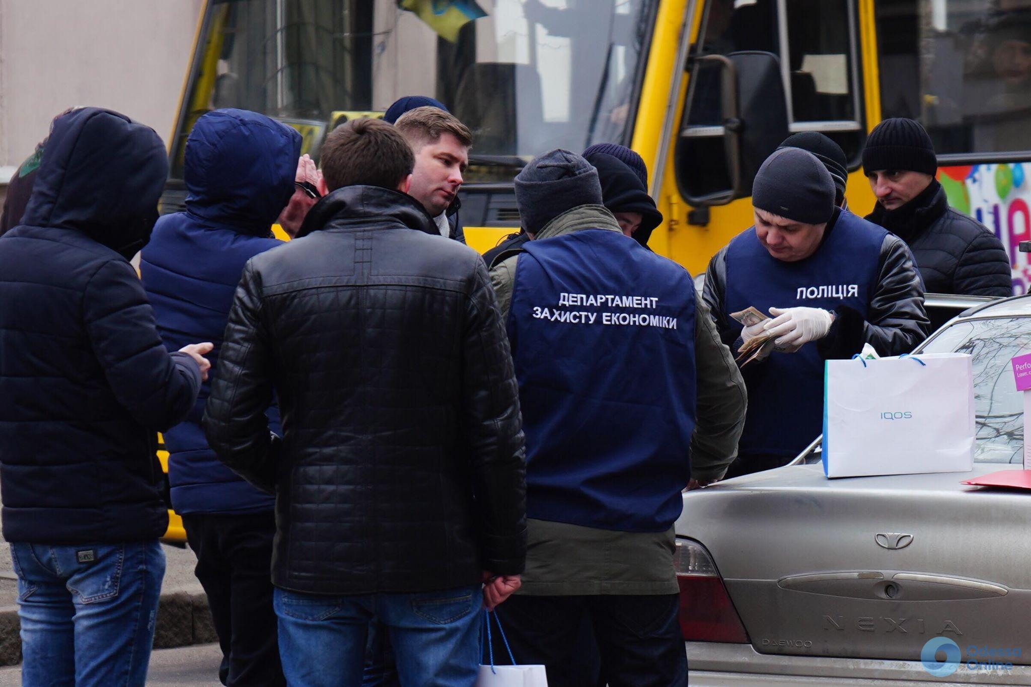 Задержание в центре Одессы парализовало работу трамваев (фото, видео) ОБНОВЛЯЕТСЯ