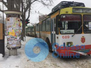 В Одессе столкнулись маршрутка и легковушка (ФОТО)