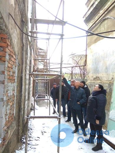 На одесской Молдаванке восстанавливают пострадавший от обрушения дом