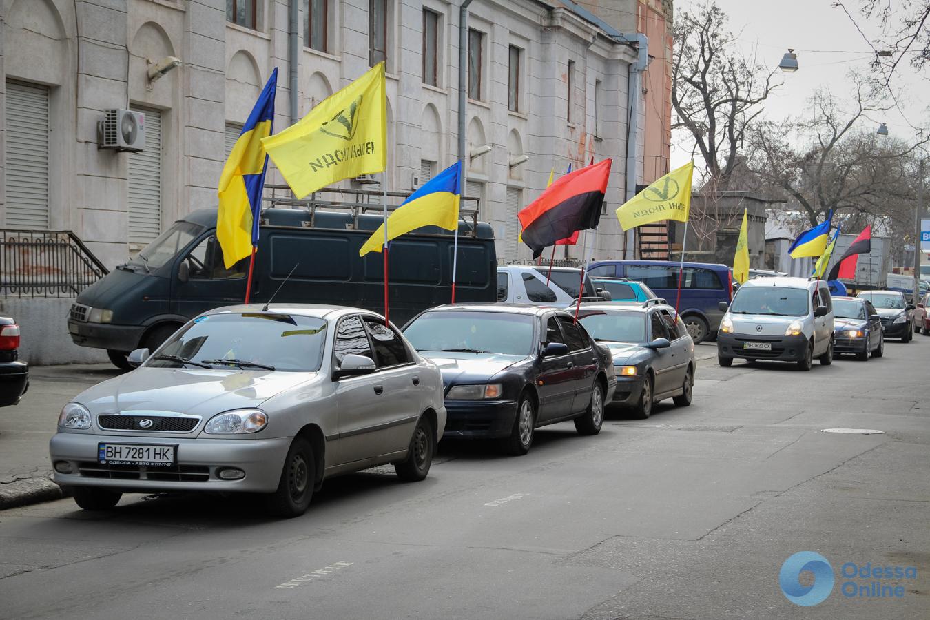 Активисты почтили память героев АТО автопробегом по Одессе