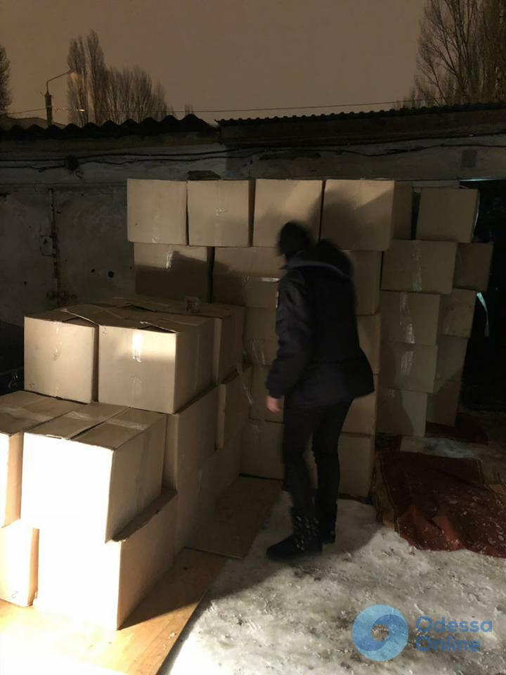 В Одессе изъяли более 70 тысяч пачек контрабандных сигарет