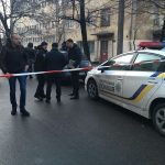 Раненный на Новосельского полицейский умер в реанимации