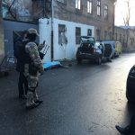 У мужчины, открывшего стрельбу на Новосельского, нашли тайник с оружием