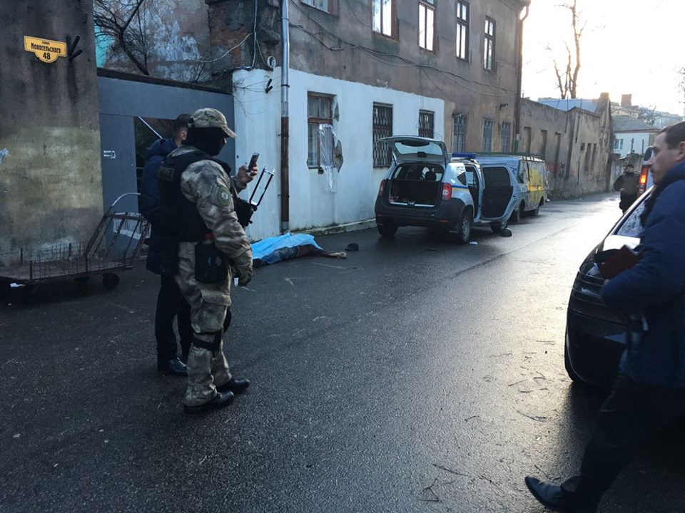 У мужчины, открывшего стрельбу на Новосельского, нашли тайник с оружием