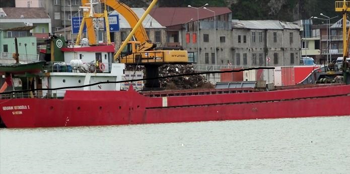 В Черном море задержали иностранное судно с контрабандой