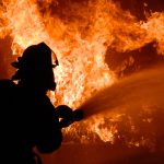 Сильный пожар на 16-й станции Большого Фонтана: площадь возгорания достигла 300 кв.м