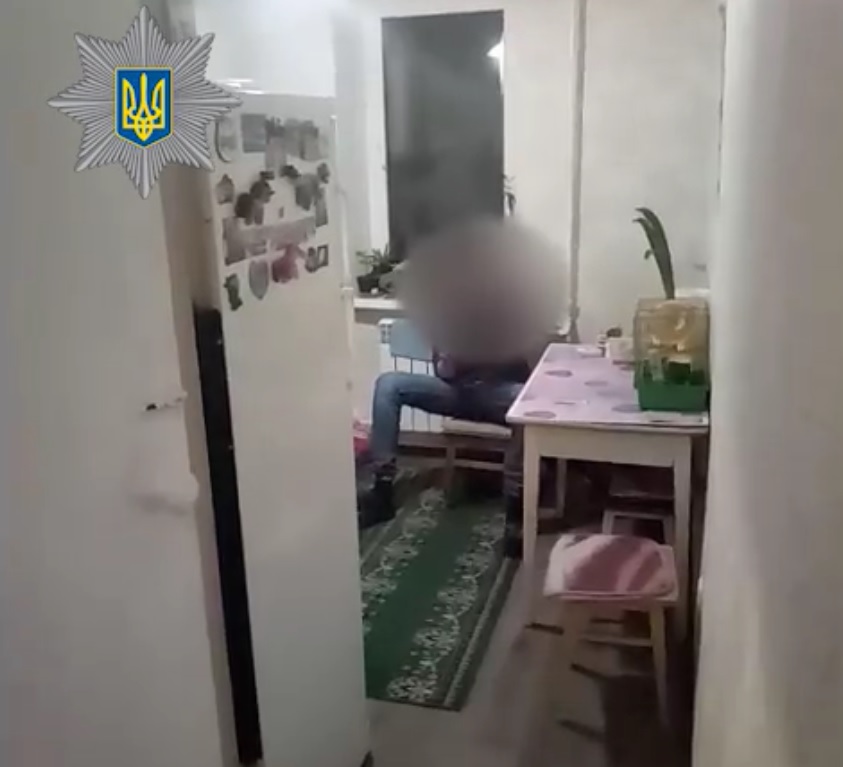 Одесские патрульные отговорили парня от самоубийства