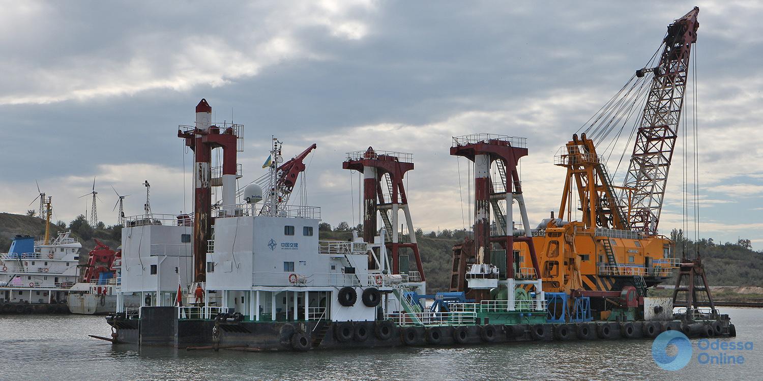 На дноуглубление в порту Черноморска претендуют четыре иностранных компании