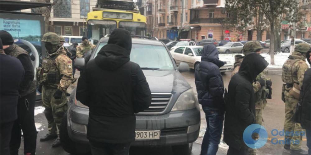 Одесса: полиция со «спецэффектами» задержала наркоторговцев