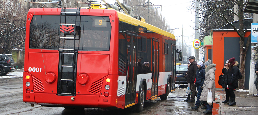 Одесса: новые «кланяющиеся» пассажирам троллейбусы вышли на маршрут (фото)