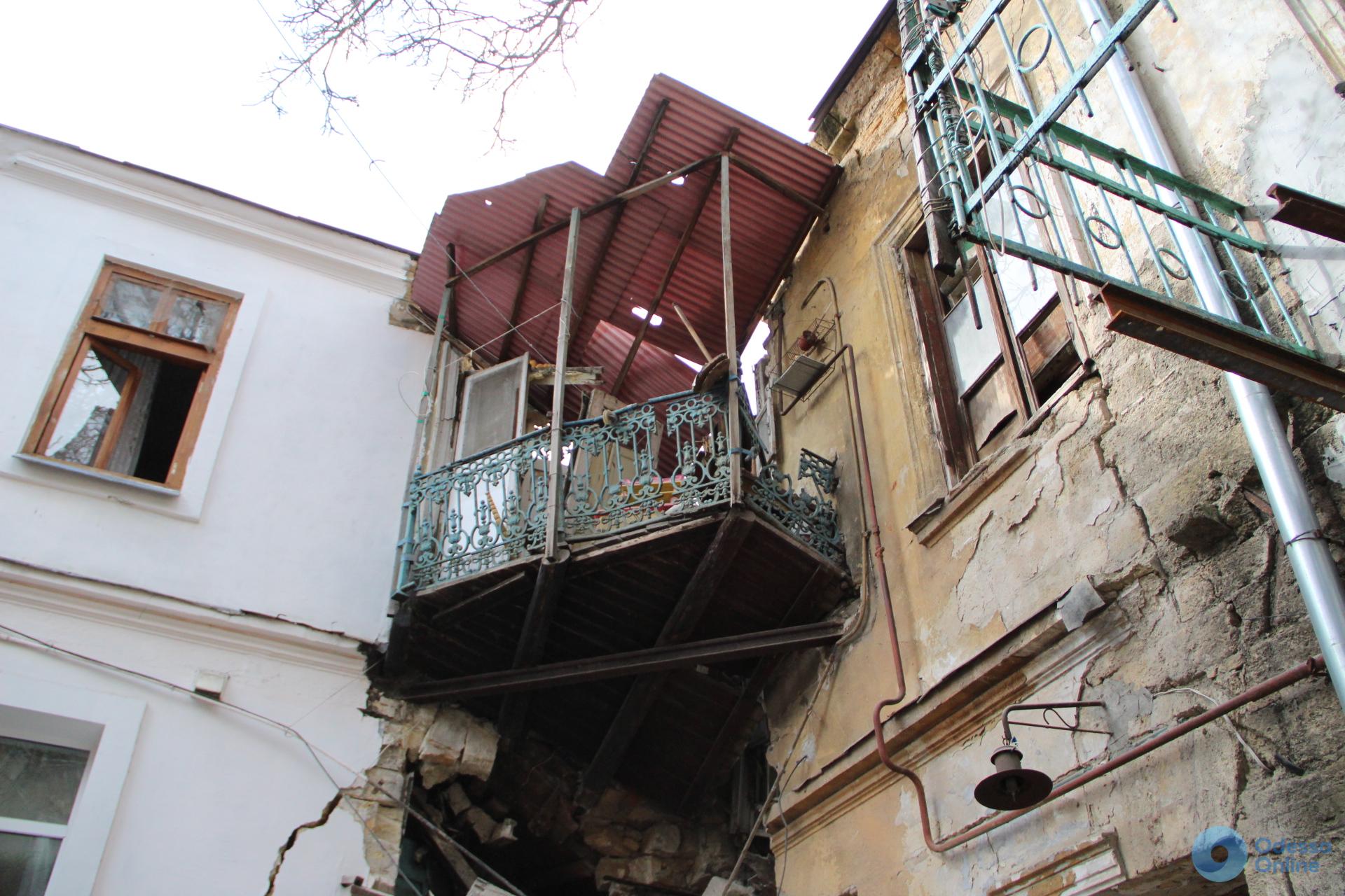Обрушение на Нежинской: здание является памятником архитектуры