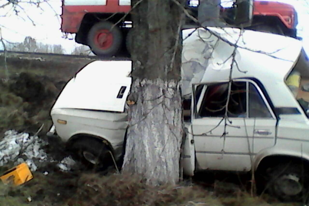 ДТП в Одесской области: людей из машины пришлось доставать спасателям