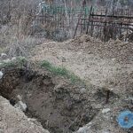 Под Одессой вандал разрыл могилу и украл из гроба золотые украшения