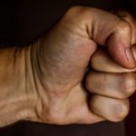 В Одессе два парня избили недовольного шумом соседа