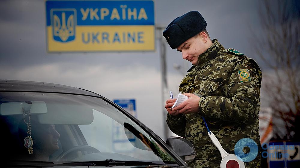 Одесская область: на границе задержали российский Lexus с «перебитым» номером