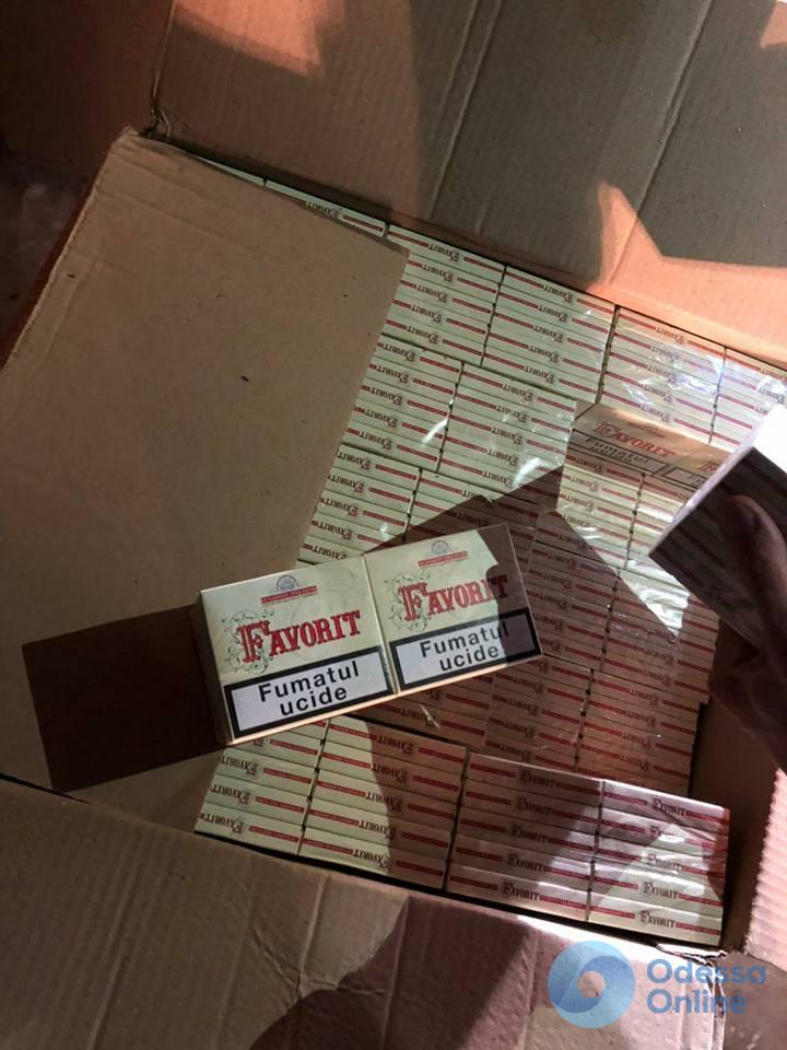 В Одессе изъяли более 70 тысяч пачек контрабандных сигарет