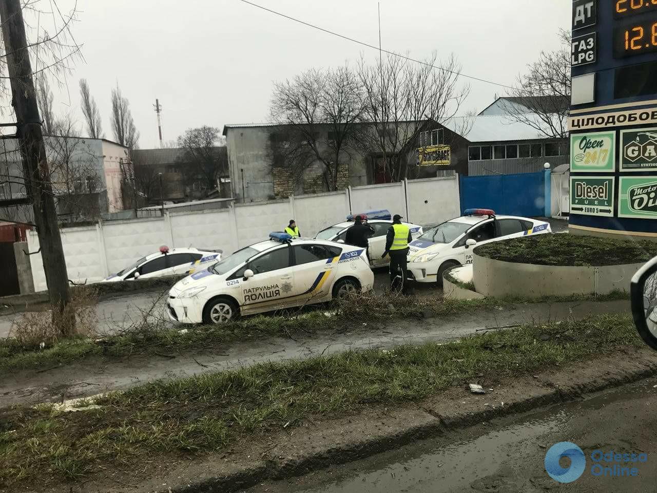 В Одессе полицейский автомобиль слетел с моста (обновлено)