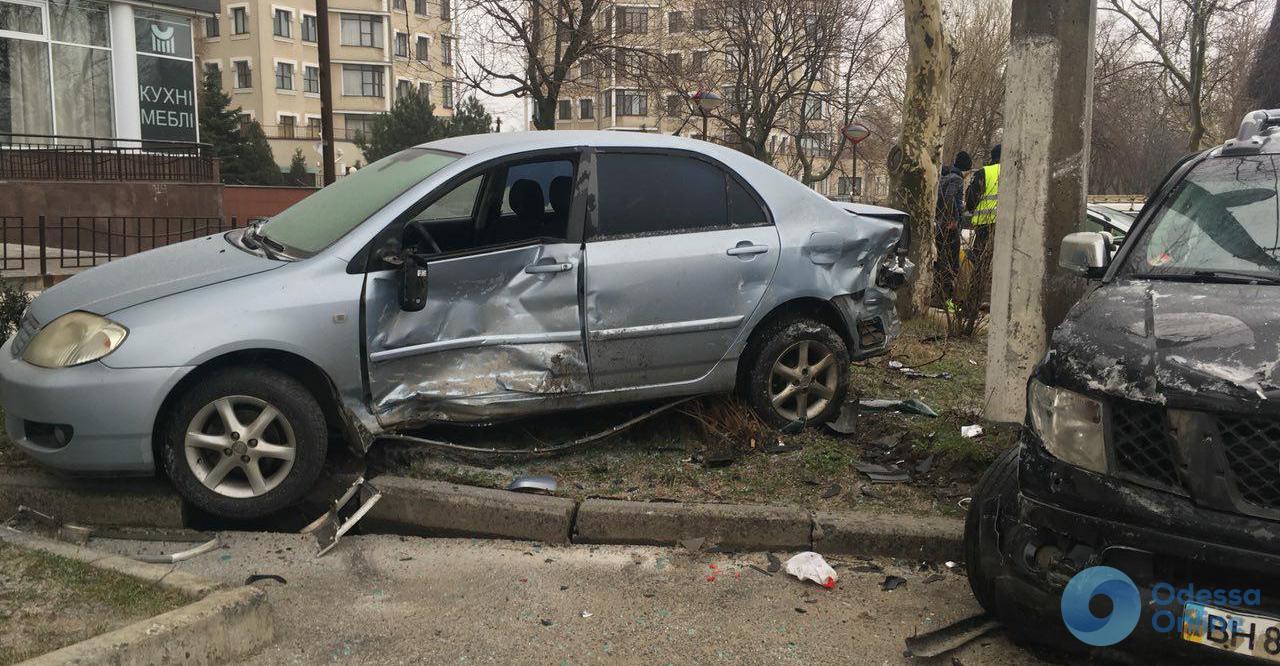 ДТП на проспекте Шевченко: пострадали три иномарки и полицейский Prius