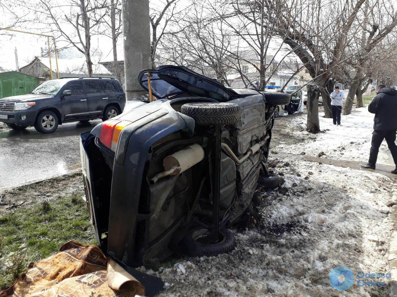 В результате ДТП в Одессе погибли два пассажира