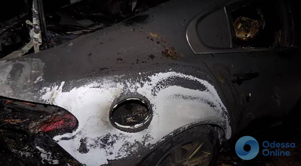 Сгоревший депутатский Jaguar: полиция открыла уголовное производство