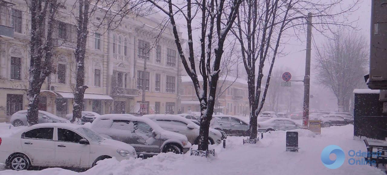 Снегопад: в мэрии просят одесситов без надобности не выходить на улицу