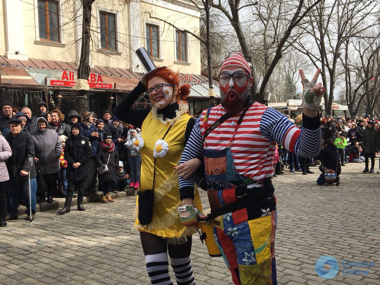 Юморина-2018: стартовал традиционный карнавал