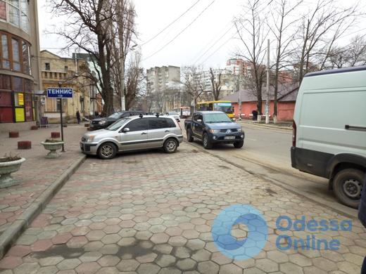 В Одессе демонтировали более трехсот юнипаркеров