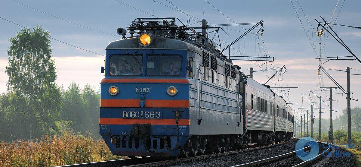 Одесская железная дорога: женщина бросилась под поезд накануне дня рождения