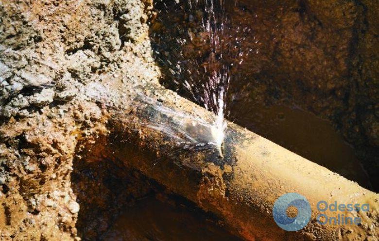 Из-за отключения воды в Одессе избили водопроводчика