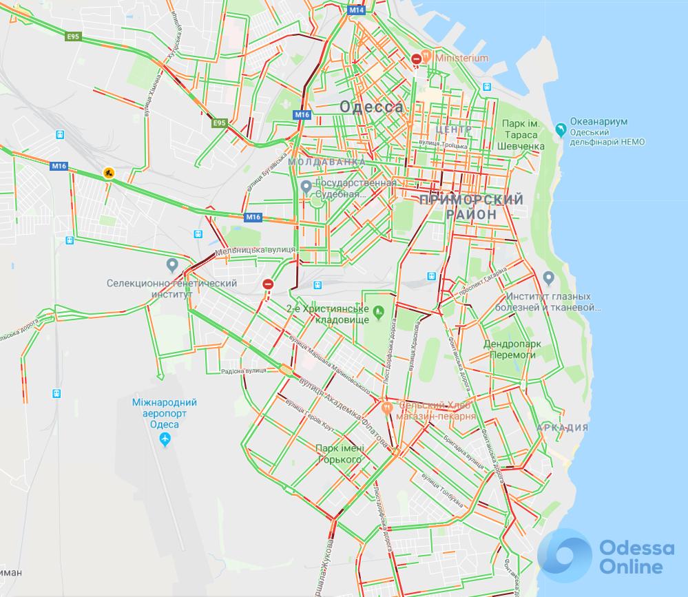 Дорожная обстановка: пробки на подъездах и в центре Одессы