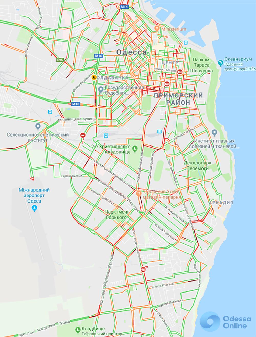 Одесские пробки: проблемы на Объездной дороге и ДТП в центре города