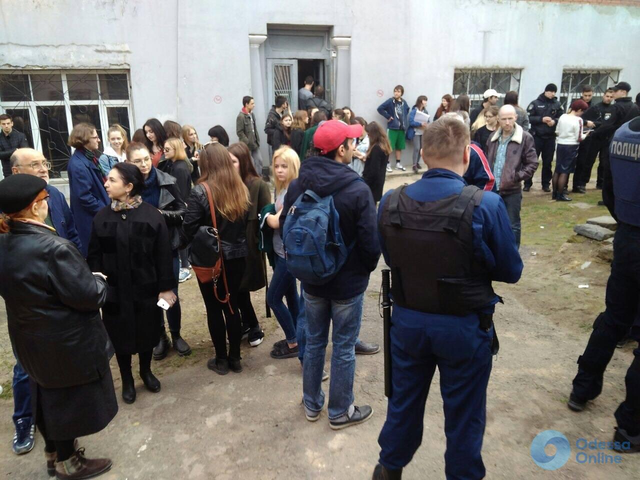 В Одессе неизвестные попытались захватить помещение «Грековки»