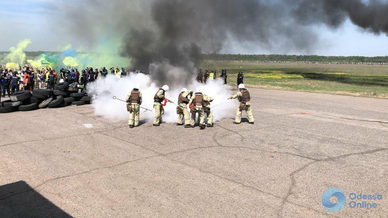 Разминирование и горящие покрышки: полиция готовится пресекать массовые  беспорядки - Новости Одессы - odessa.online (26.04.2018)