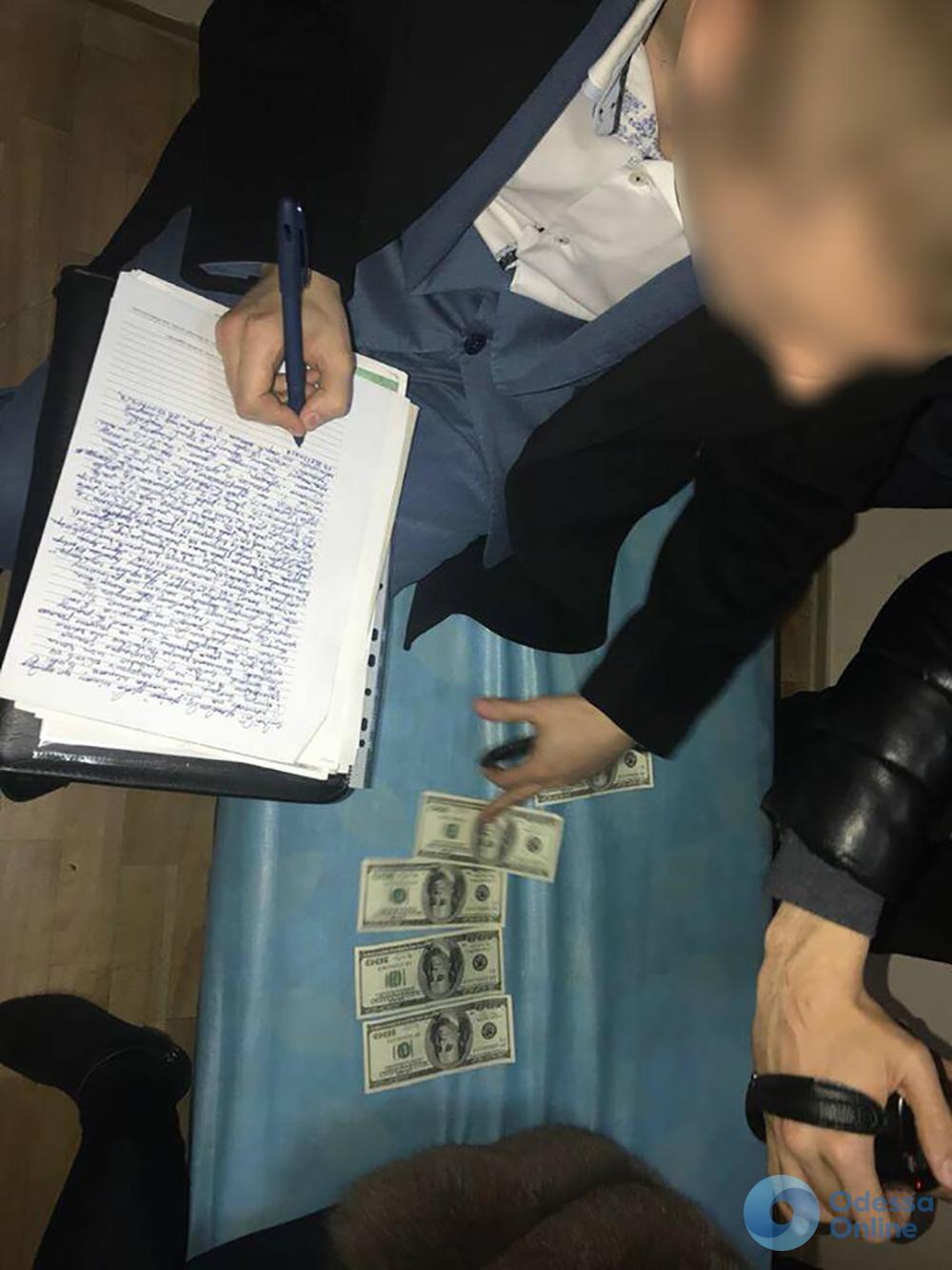 Одесса: врач требовал 1000 долларов за «путевку» в психбольницу
