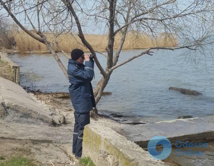 Одесская область: спасатели больше двух недель ищут пропавшего рыбака