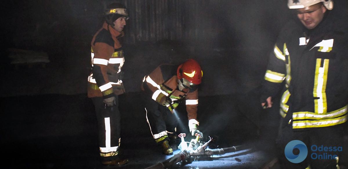 Пожар на улице Лып: из горящей квартиры вытащили пенсионерку