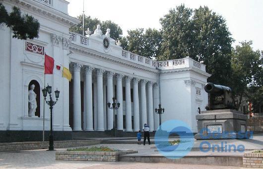 Парковка возле Музкомедии затянула сессию Одесского горсовета