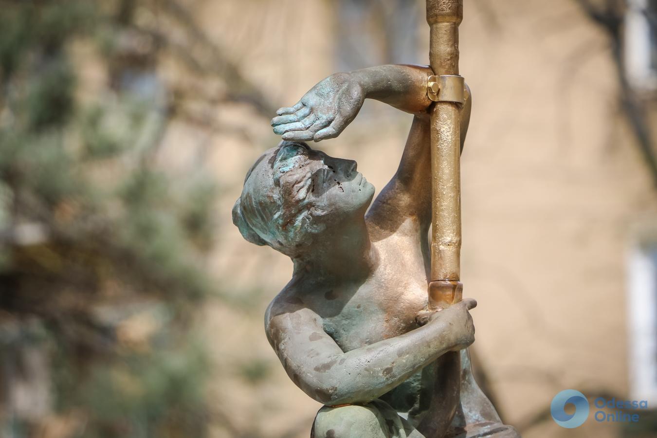 Скульптуру нимфы из сквера «Пале-Рояль» заберут на реставрацию