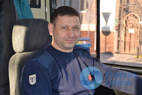 Водители одесских трамваев и троллейбусов оделись в новую униформу