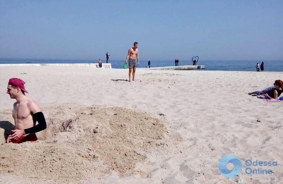 Одесский ресторан собирается застроить пляж, на котором проводятся турниры по пляжному волейболу