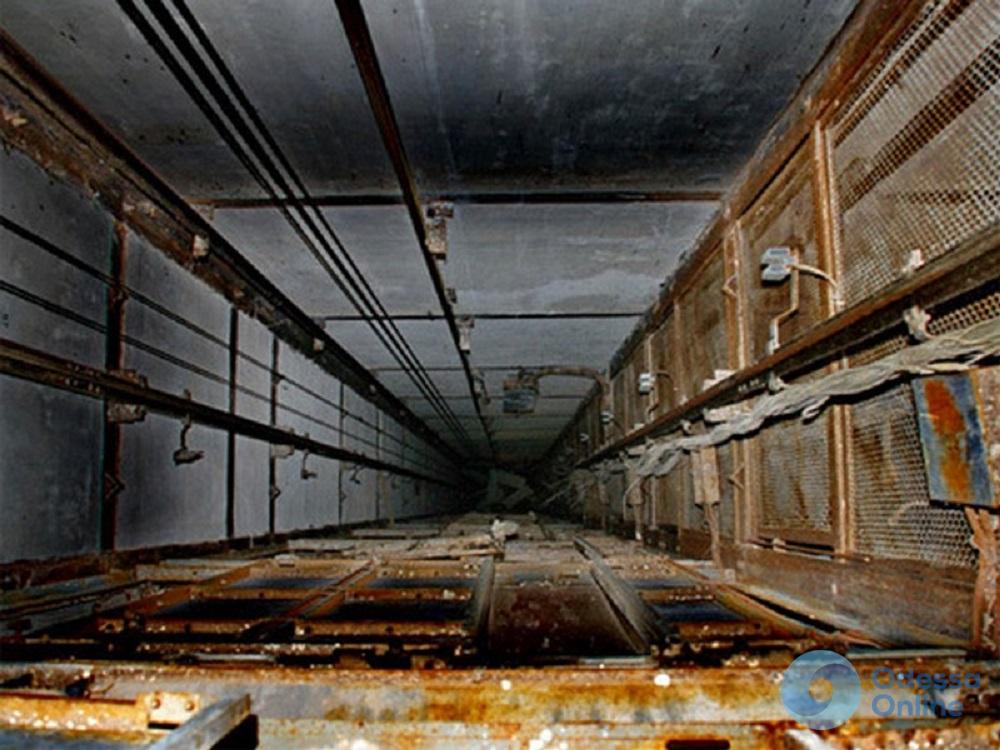 В одесском роддоме завхоз упал в шахту лифта (обновлено)