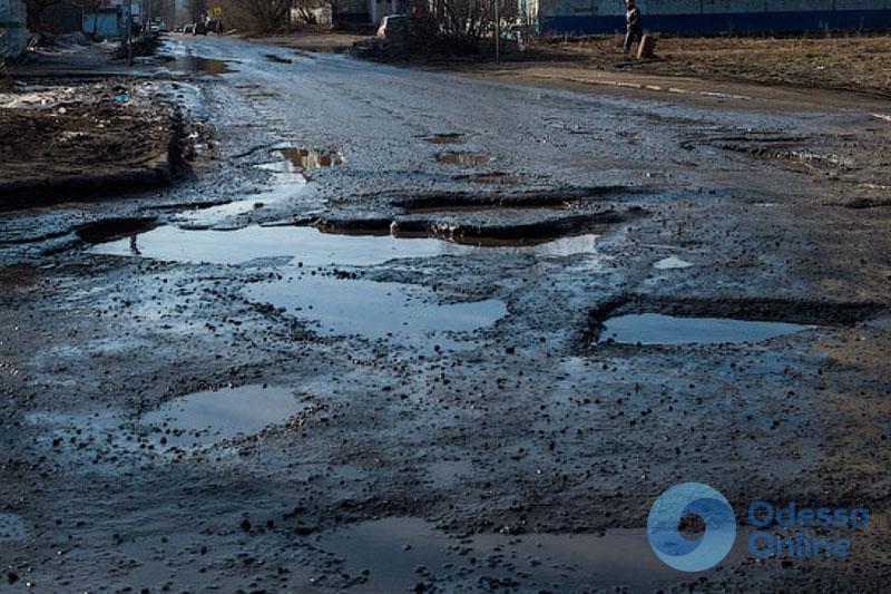 В ближайшее время в Одесской области сельские дороги ремонтировать не планируют