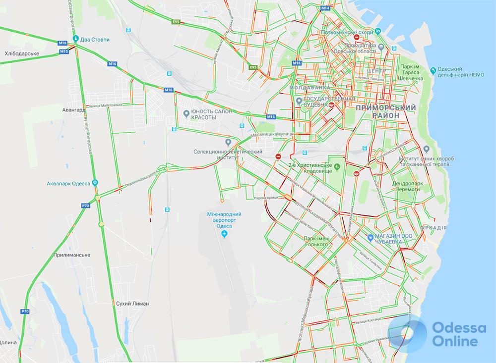 Дорожная обстановка в Одессе: ДТП и пробки по дороге в центр