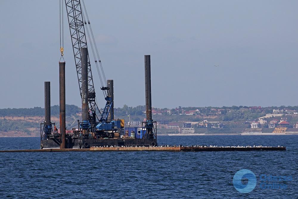В Одесском порту строительство волнолома на Карантинном молу сдвинулось с «мертвой точки»