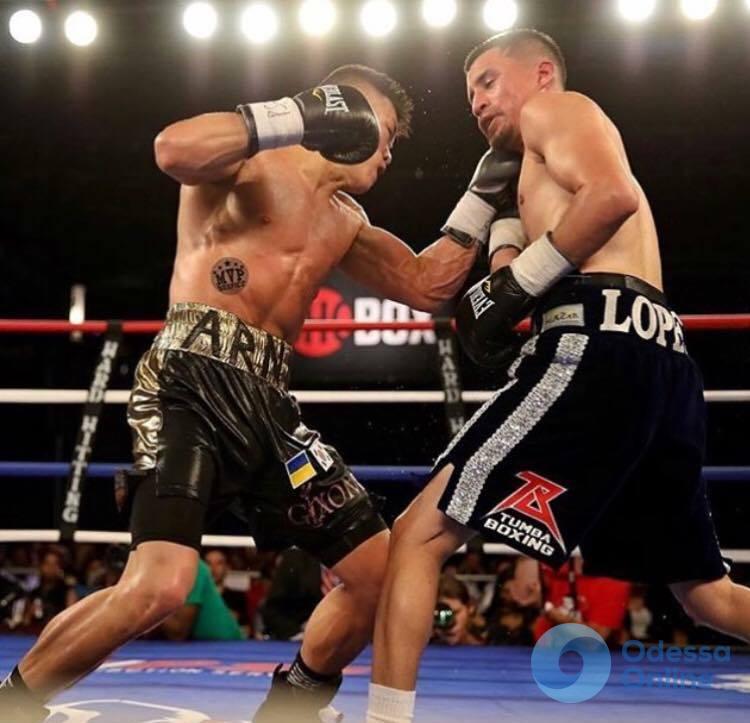 Непобедимый одесский боксер одержал двенадцатую победу на профессиональном ринге
