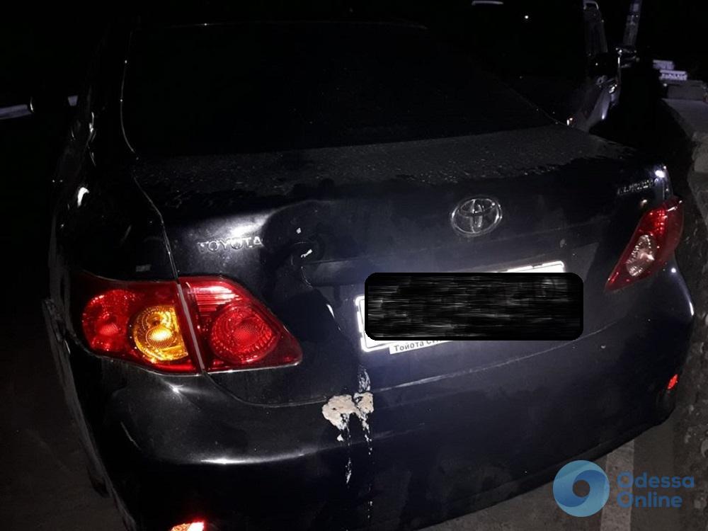 В Одессе автомобиль без водителя сбил трех женщин