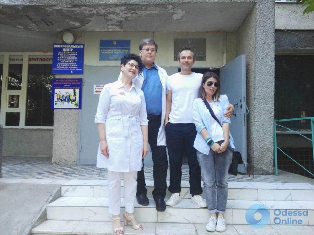 В Одессе музыканты «Океан Эльзы» передали новое оборудование для областной детской больницы