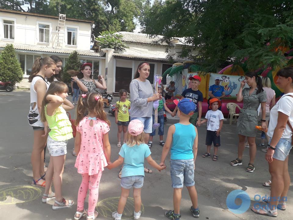 «Хочу в зоопарк»: в Одессе прошел праздник для юных моряков и морячек